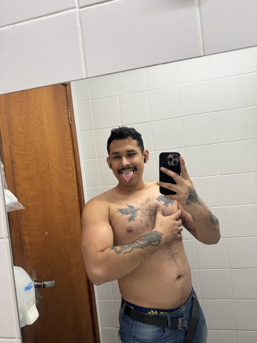 Davis2cast's tweet image. To bonita?

Amg tá engraçada