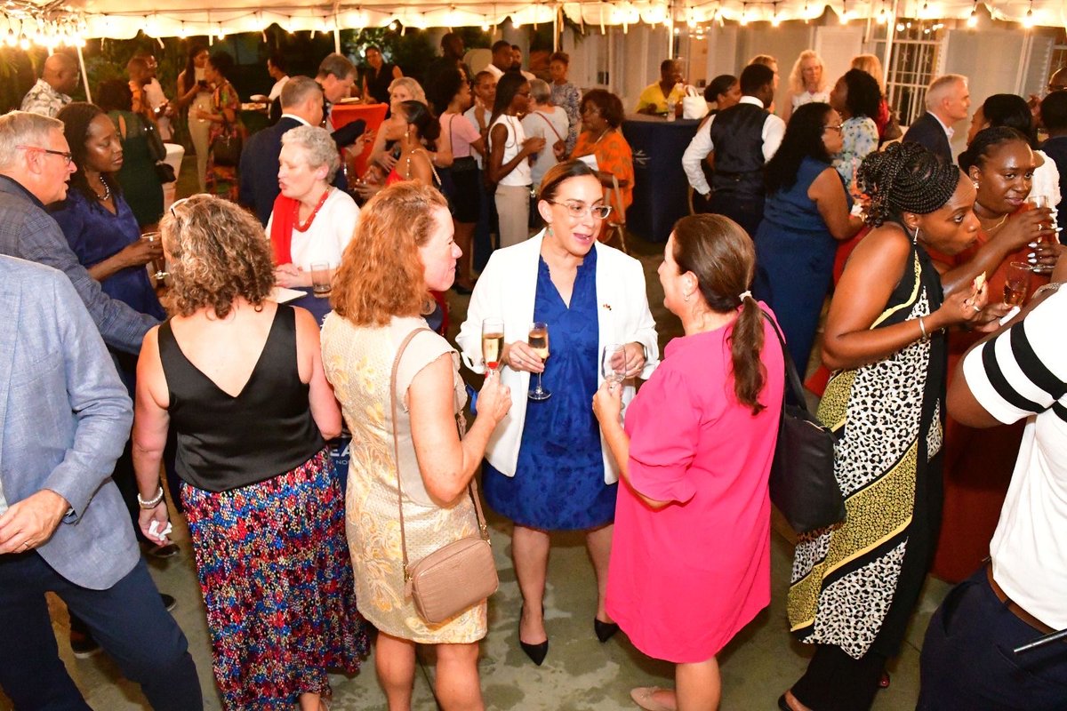 UKinCaribbean's tweet image. 🇬🇧High Commissioner Simon Mustard hosted delegates of the 68th Commonwealth Parliamentary Conference &amp;amp; specially invited guests, at a reception in Barbados 🇧🇧. The evening celebrated the strength of the commonwealth &amp;amp; allowed for valuable networking. 
#UKinCaribbean #Commonwealth
