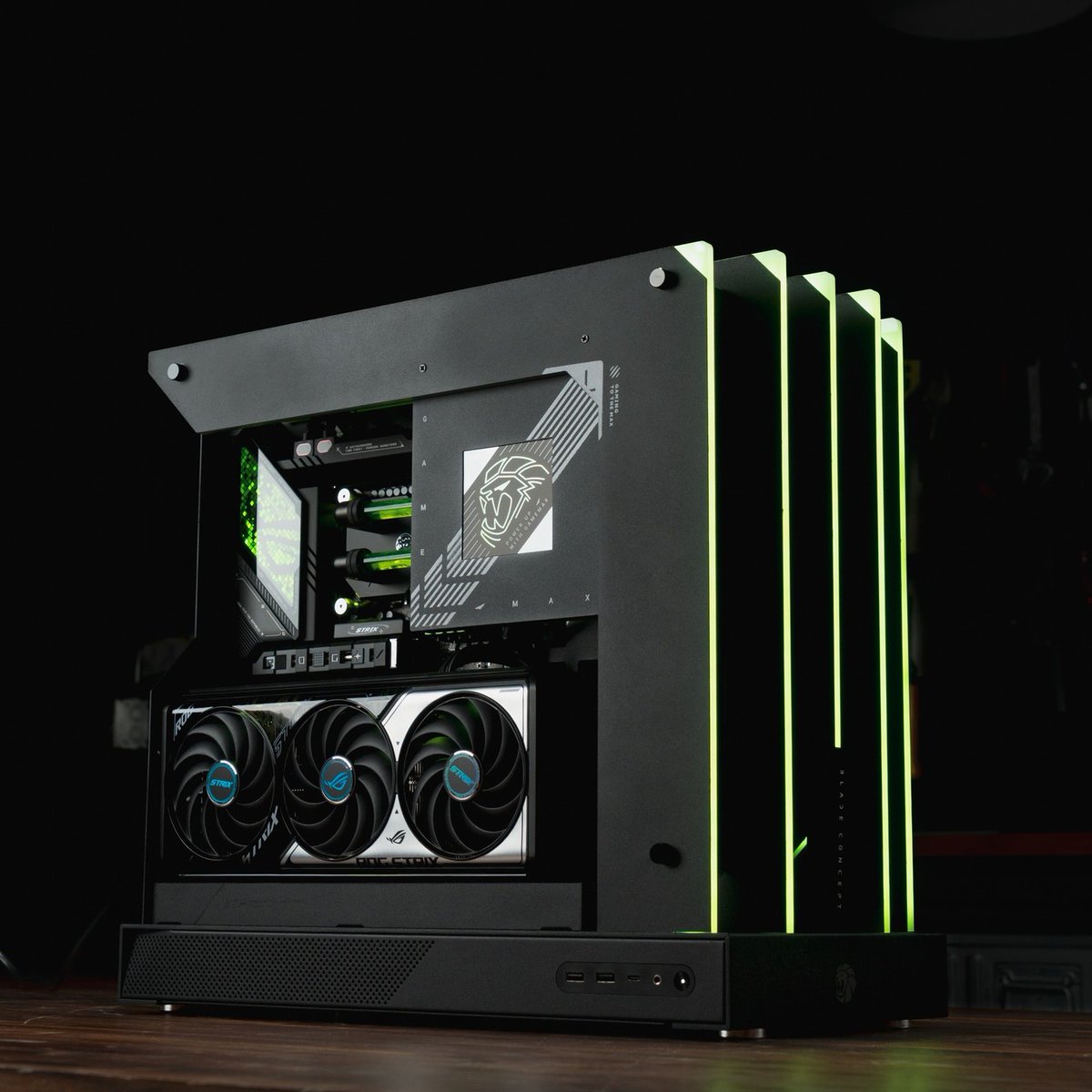 XPCMTeam's tweet image. PC Build by @AKModTW  using the GameMax Blade Concept case

#pcbuild #pcsetup #custompc #liquidcooling #watercooledpc #xpcm #akmod #gamemax