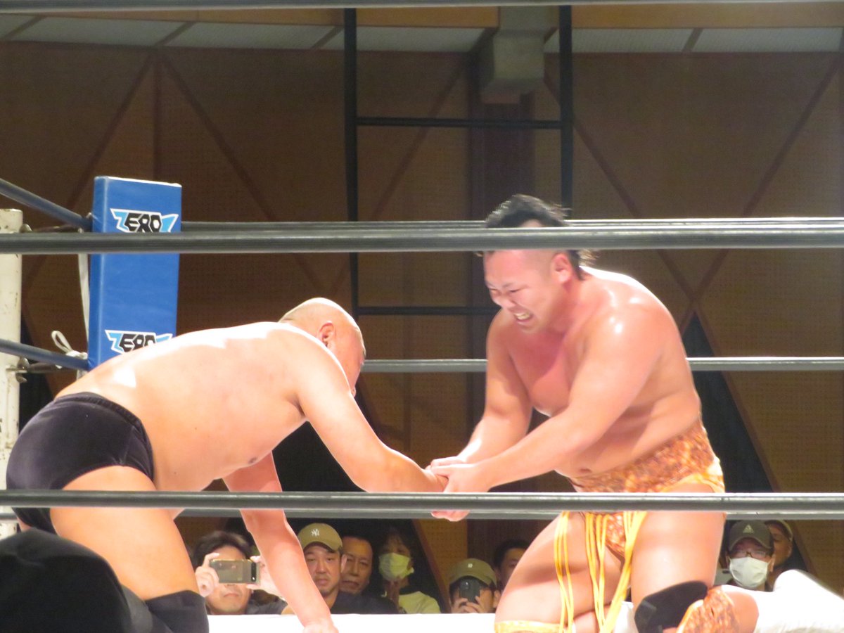 Cg4ueBgYOsI1T53's tweet image. 新生ゼロワン、ゼロワンとしては久々の観戦、新生としては初観戦。
やはり期待度として松永準也選手に高岩選手に勝利した朱鷺裕基選手！
若い2人の力がこれからのゼロワンを引っ張っていってくれるに違いないと確信しました！！
#松永準也
#朱鷺裕基
#pwzero1
#天下一ジュニア2025