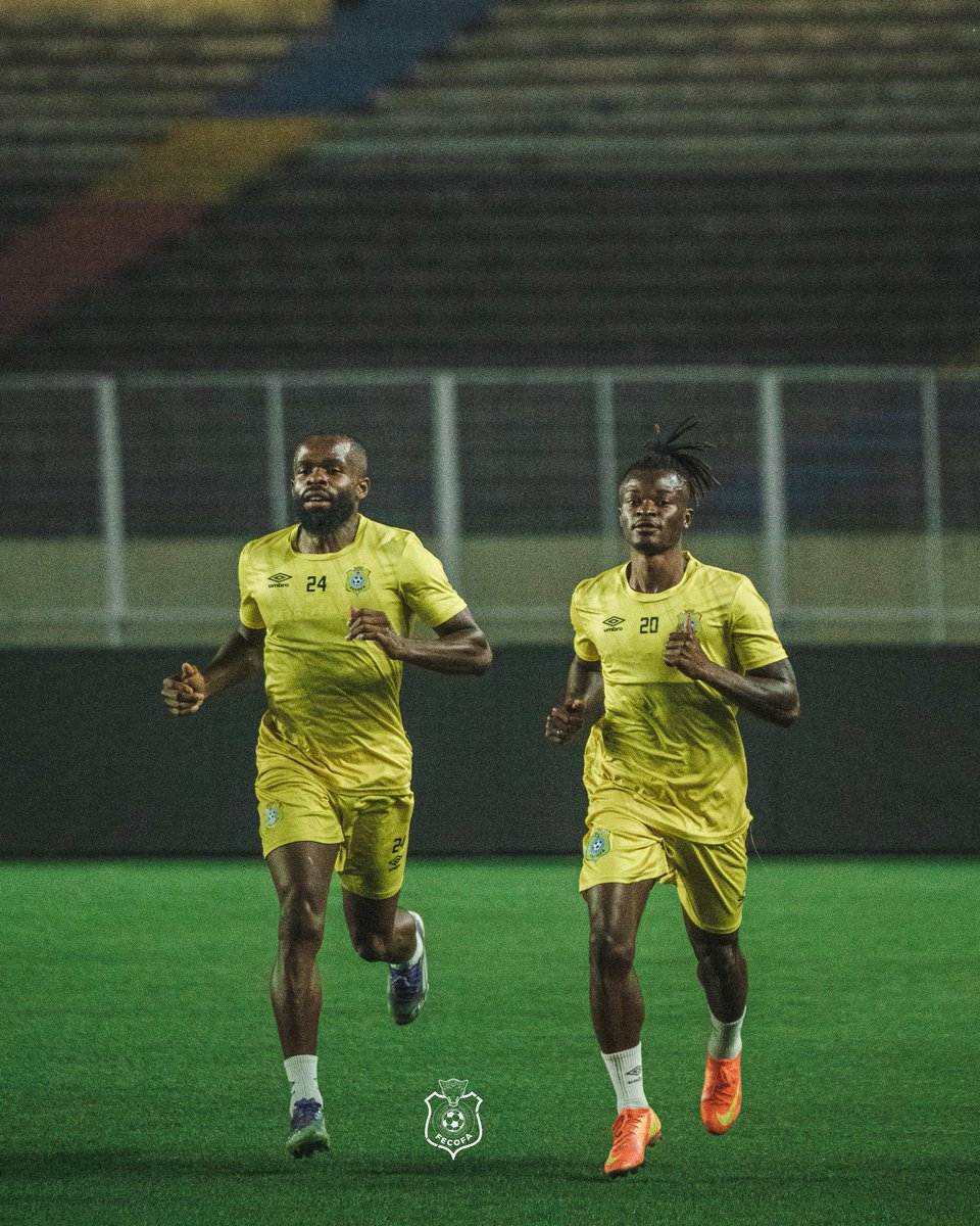 FecofaRdc's tweet image. [𝐒𝐄́𝐀𝐍𝐂𝐄 𝐃𝐔 𝐉𝐎𝐔𝐑]

De retour à la maison, nos Léopards ont retrouvé le Stade des Martyrs pour leur première séance d’entraînement à Kinshasa.

Une reprise rythmée, marquée par la concentration et la bonne ambiance au sein du groupe.

🎯 Objectif : garder la dynamique…