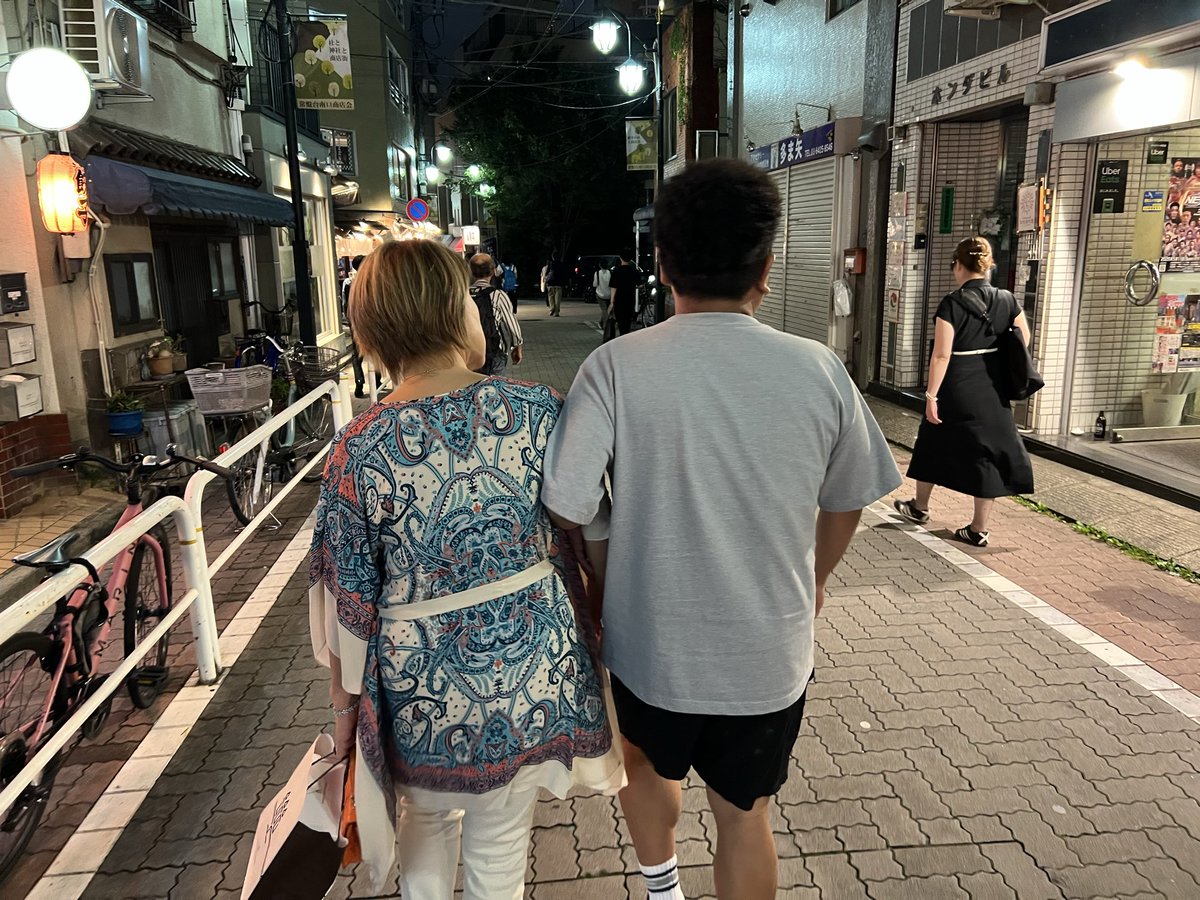こないだ酔った山田邦子さんを鬼越トマホーク金ちゃんが持ち帰りました。