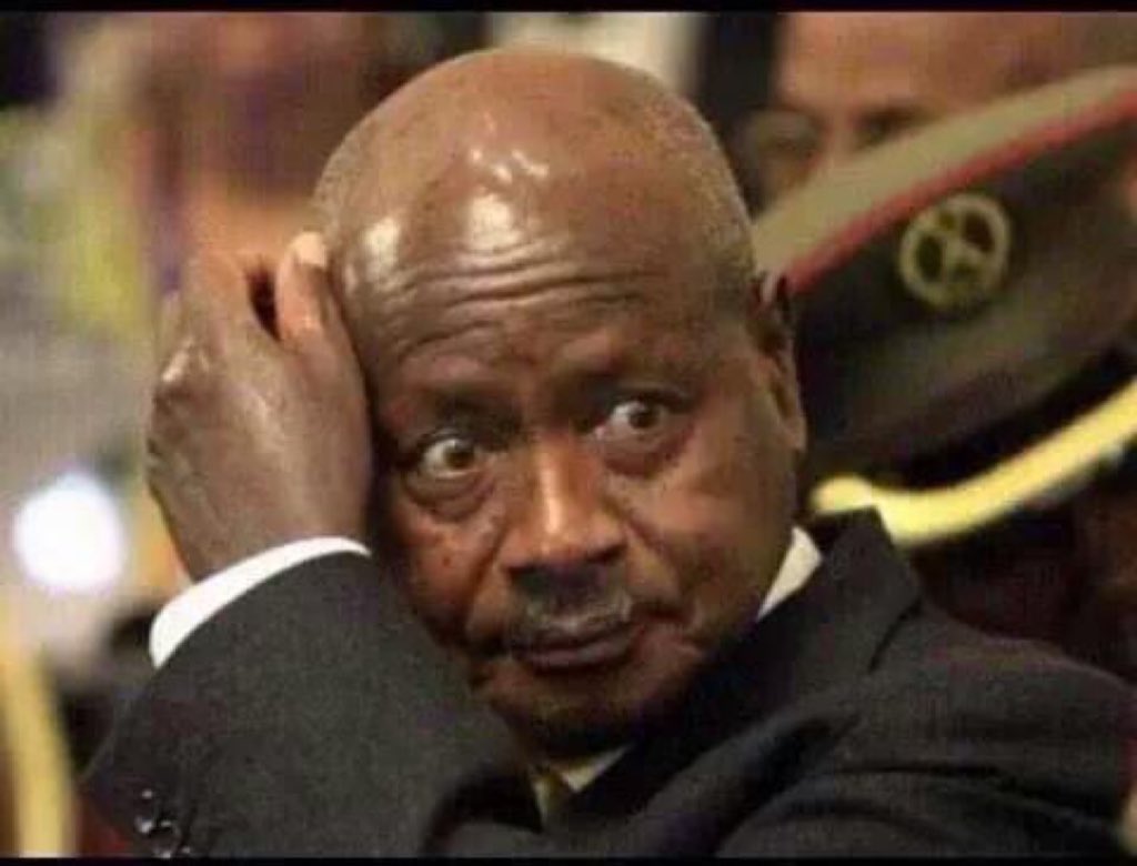 DMgwena's tweet photo. @KhuselaS They don't know that it was the ANC integrity committee that cleared your name. The same committee that is capable of clearing Thabo Bester's name. We need a commission of enquiry for Covid 19. 🤞 https://t.co/jlFJJMJtxD