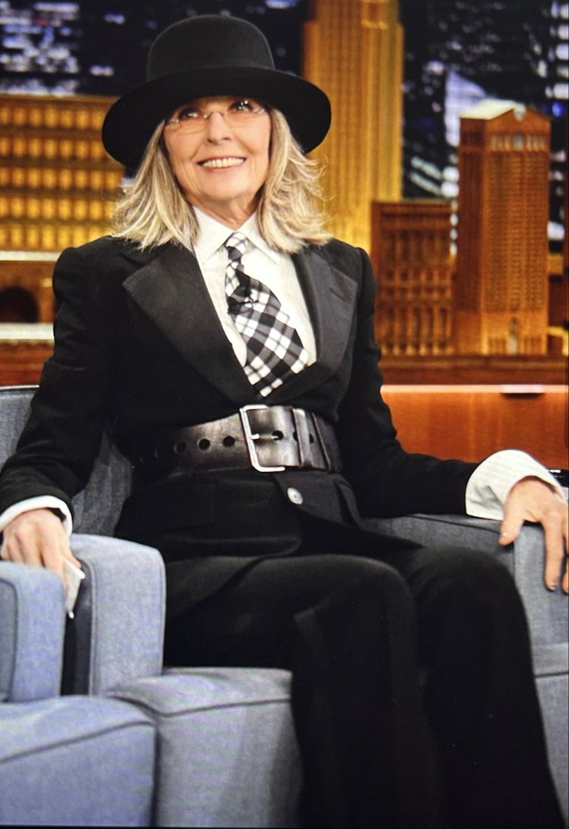 🤲おはようございます🤲
🥲ダイアン•キートンが亡くなった🥲
この人の生き方、マニッシュなファッション、俳優としての役の選び方、等など、好きだった
　🌹安らかに、、、🌹