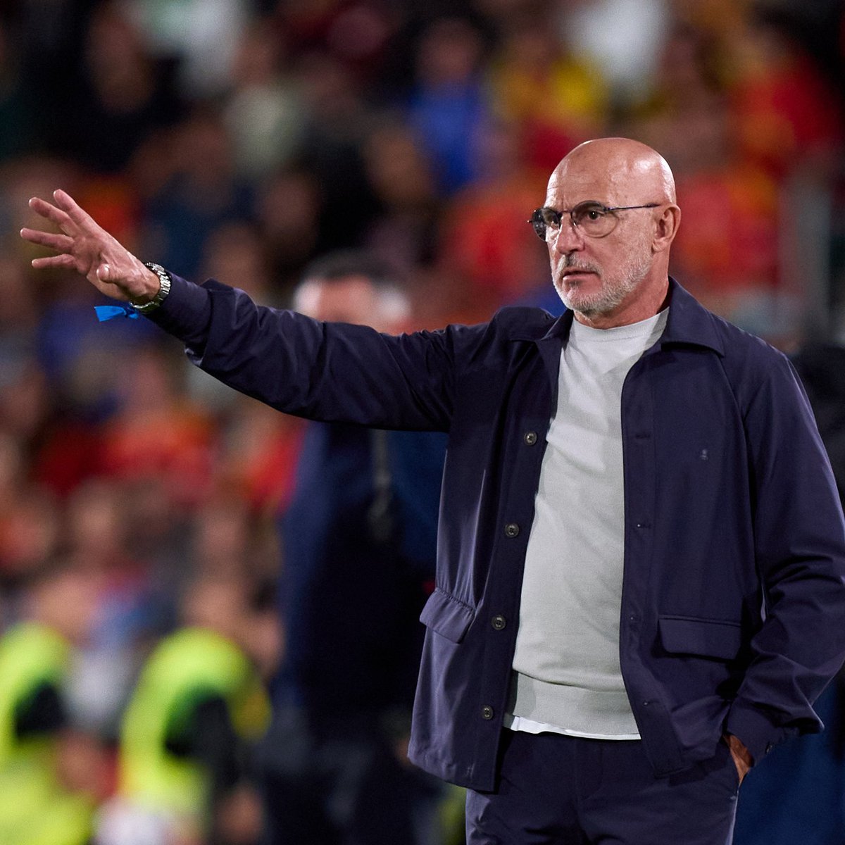 SEFutbol's tweet image. 🔴 𝗘𝗡 𝗗𝗜𝗥𝗘𝗖𝗧𝗢 | Rueda de prensa pospartido España - Georgia.

🏟️ Martínez Valero.
📍 Elche.
📺 Síguelo en rfef.tv y youtube.com/watch?v=pKNmC2…

#VamosEspaña | #CopaMundialFIFA