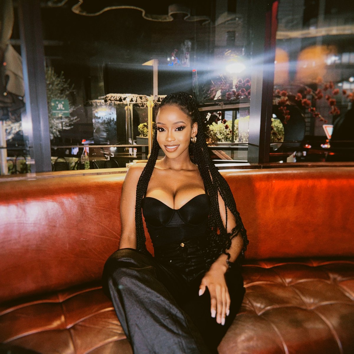 charleezzy_'s tweet image. 💋