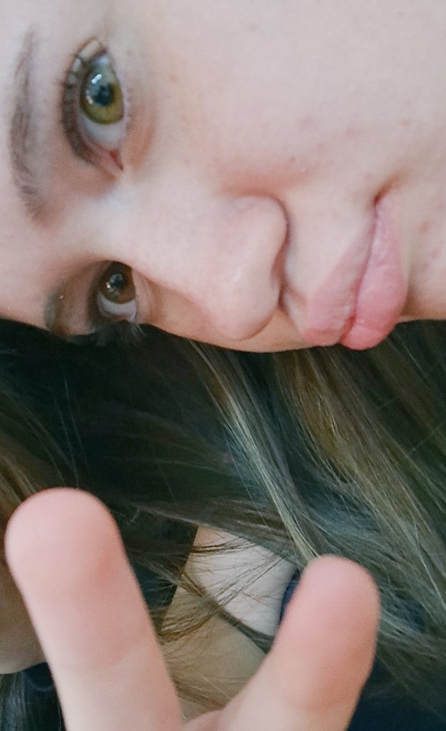 byManggo's tweet image. en algunas tengo las pestañas arqueadas no mas
