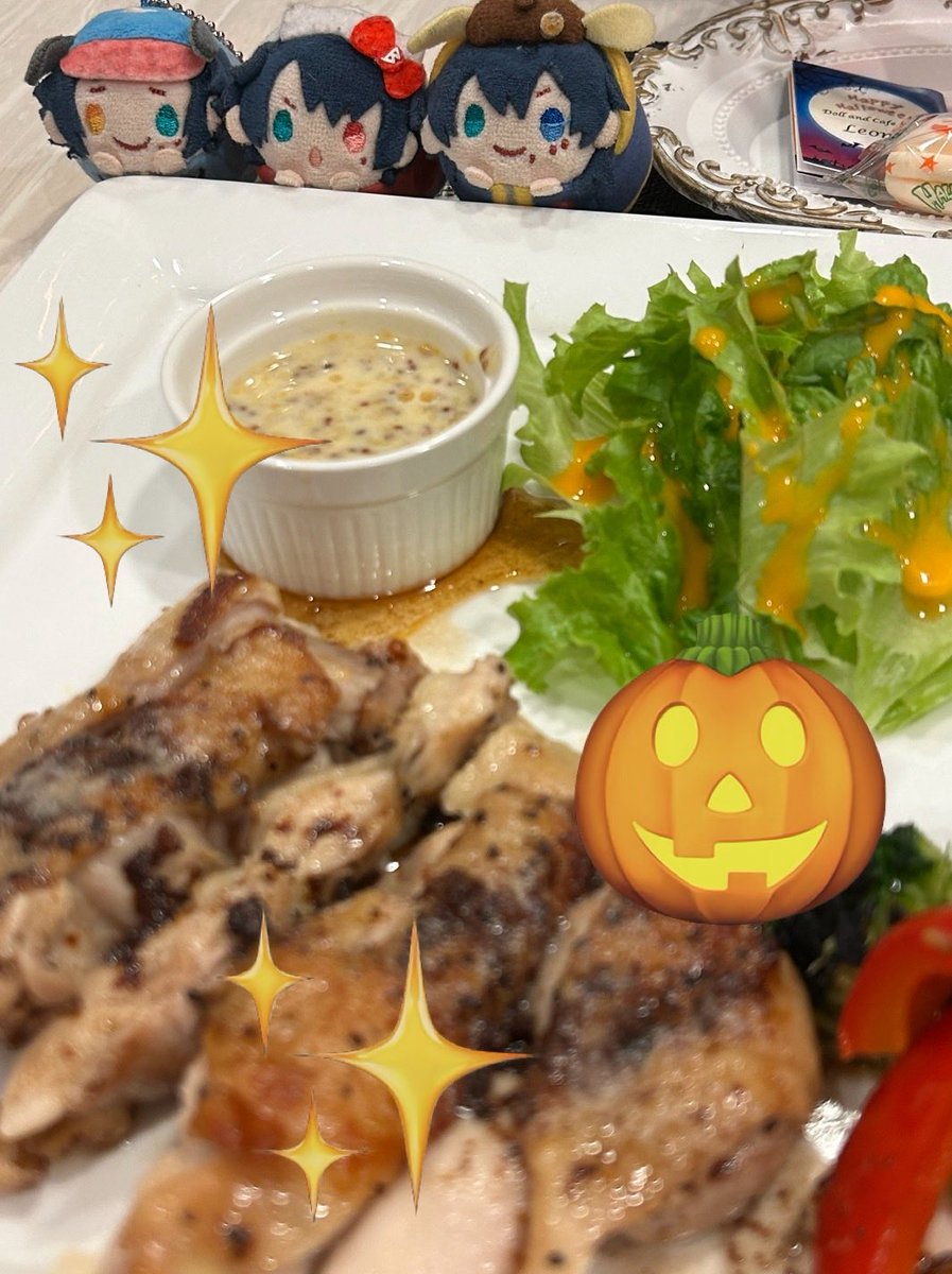 バル&amp;ハロウィン🎃👻😈開催中のドールカフェレオノールさん（<a href="/AndLeonore99306/">Doll and Cafe Leonore-レオノール-</a>）
にお邪魔しました！
カボチャが入ったポテサラもハニー🍯マスタードチキン🍗も激うまです🎃✨
我が家のぬいちゃんたちも大喜び💕
#レオノール
#岡山ドールカフェ