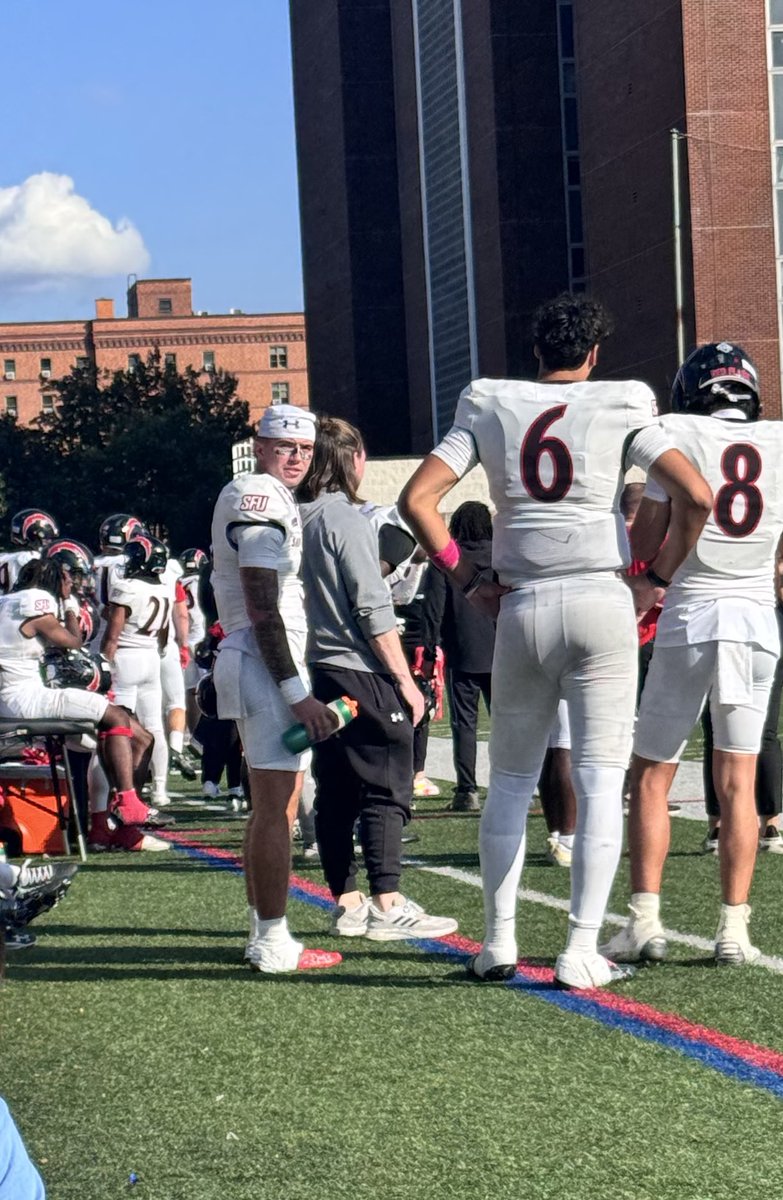 WehnerJoan's tweet image. First collegiate touchdown for @PaytonWehner 🙌🏈 @RedFlashFB @SFUathletics @PCC_FOOTBALL ♥️ #winner #qb #receiver #athlete @DuqAlumni Trust God’s plan