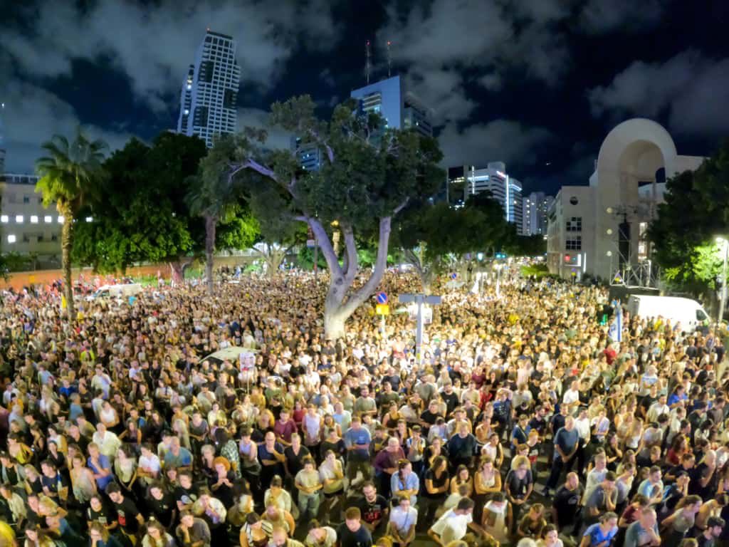 bringhomenow's tweet image. Over half a million attended Saturday night rally at Hostages Square 🎗️

Photo credit: Gilad Furst