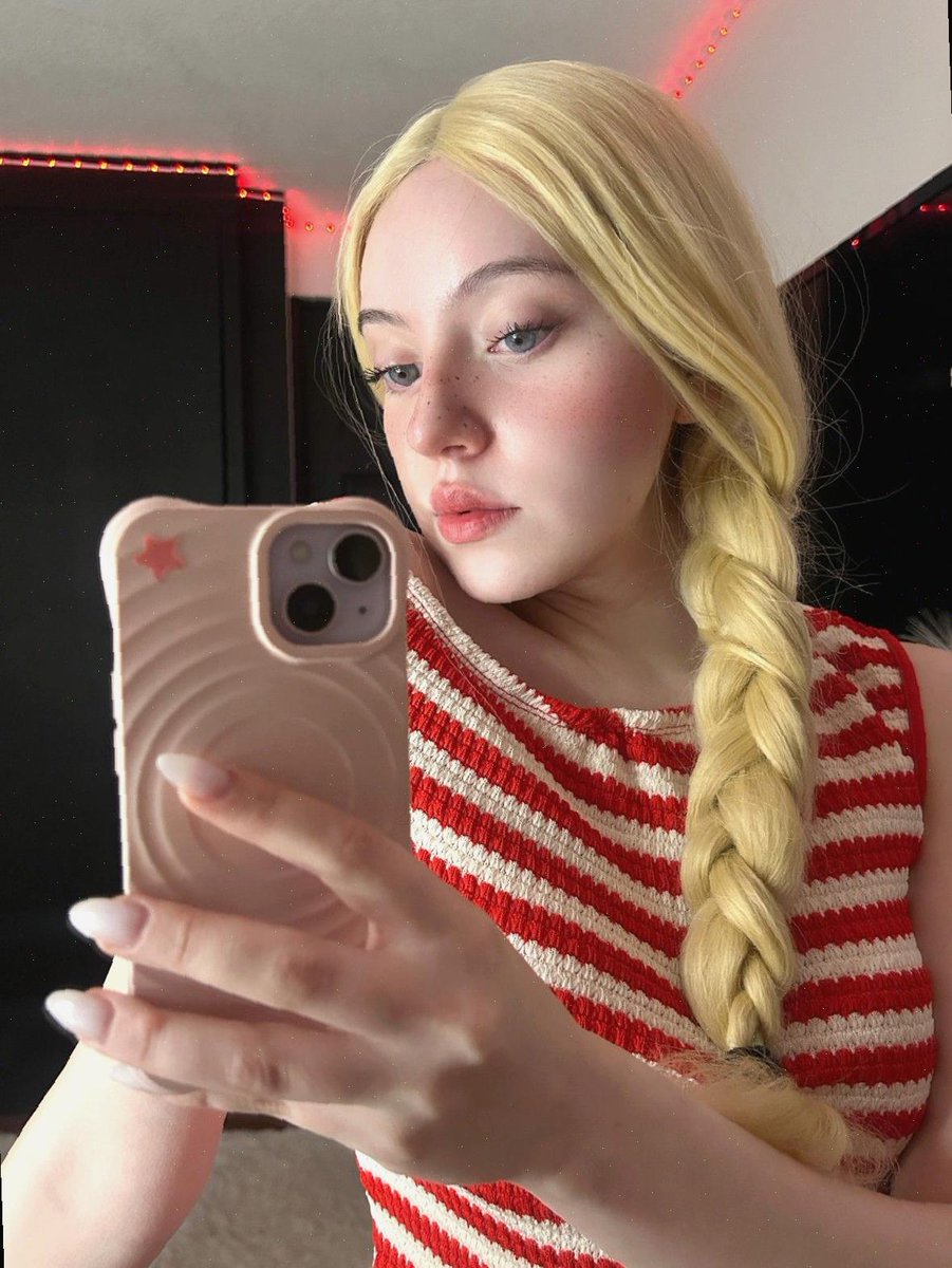 SpzToco's tweet image. thrifted jacket is giving vintage queen and i'm obsessed