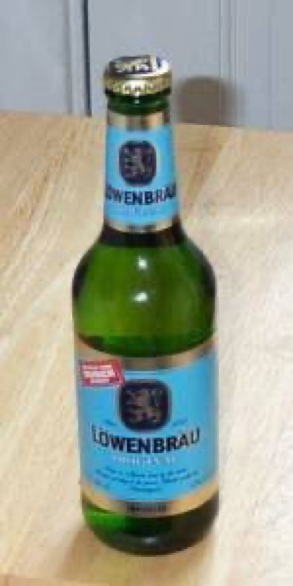 miles_commodore's tweet image. Tonight, let it be Lowenbrau.