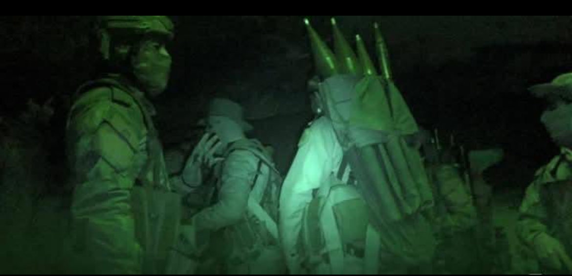ag_Journalist's tweet image. #Exclushive Visual Direct from Afagnistan 

Taliban commander on the radio:
Security #Forces are moving forward. They have crossed the #Durand Line.
#Pakistan #Afghanistan #Afghan #Pakistani #durand #Taliban