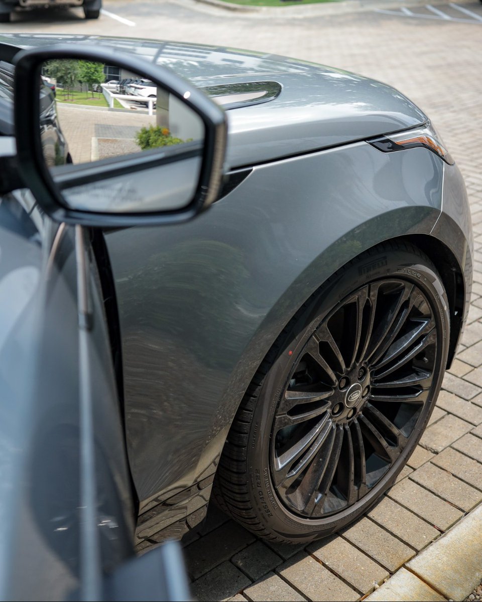 jlrhoustontx's tweet image. Precision in every detail, ready for whatever the weekend brings. 

bit.ly/3z2zr88