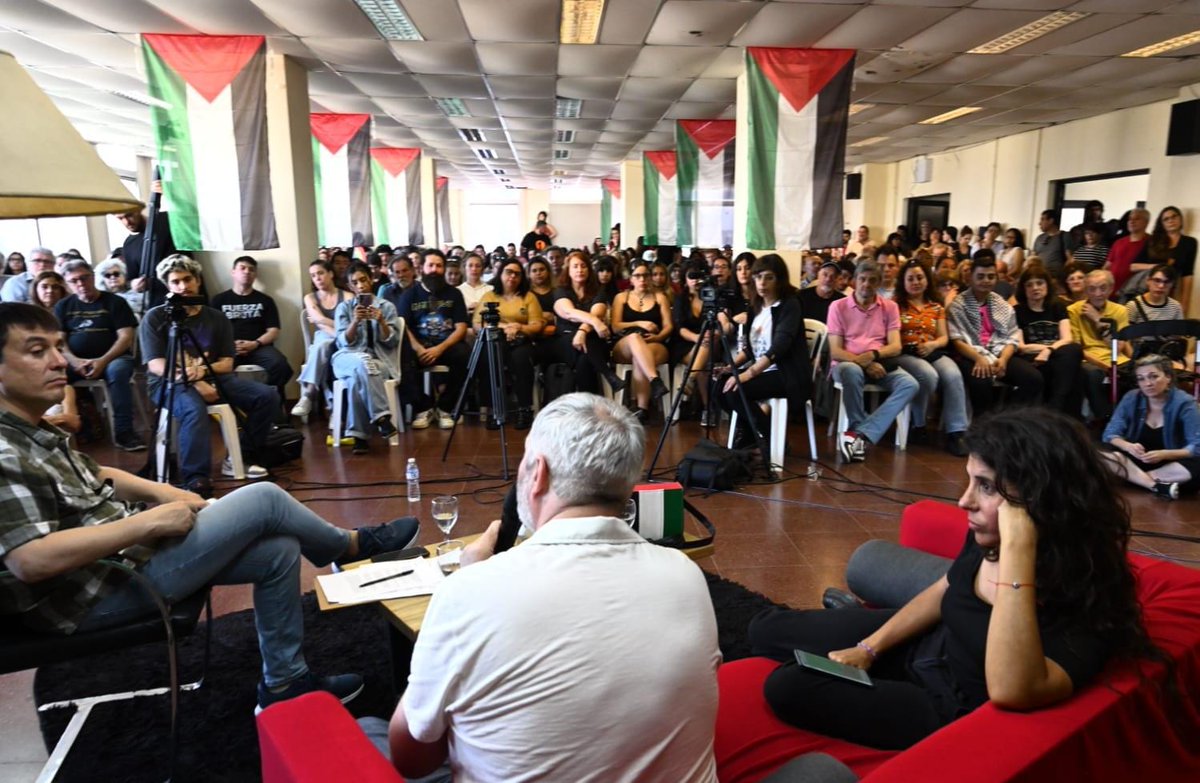 Hoy participé de un conversatorio muy especial junto a <a href="/Cele_Fierro/">Cele Fierro</a>, donde nos contó su experiencia en la Flotilla Sumud Global, de su viaje de ida y de vuelta. Dimos nuestras impresiones críticas sobre el acuerdo que acaba de anunciar Trump e intercambiar sobre cómo vemos el