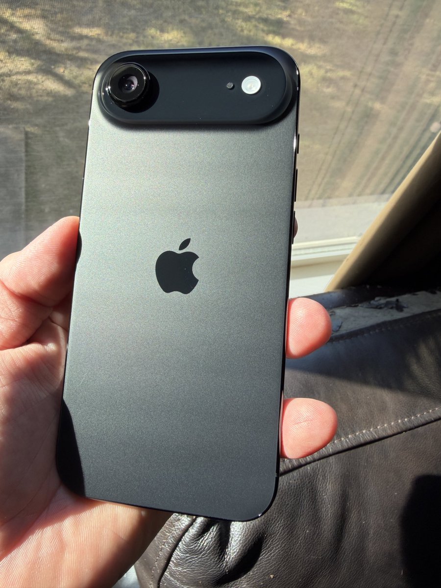 mattythetechy1's tweet image. Oh baby…the black AIR…😮‍💨