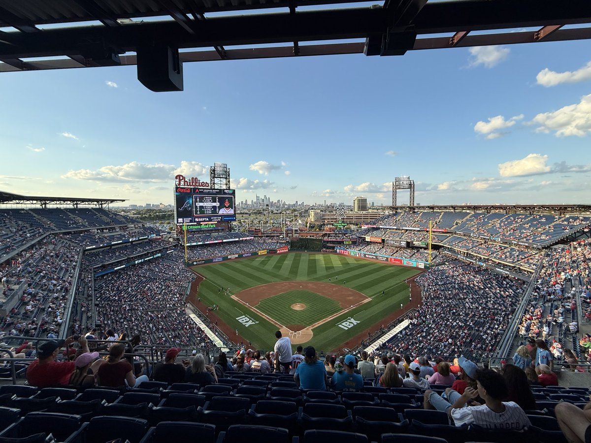 Another season in the books!🔔

Despite the (really) depressing outcome, it’s amazing to be able to experience one of the best parts of living in Philadelphia year after year, something I can’t take for granted! 

Until next season, #Phillies and #RedOctober