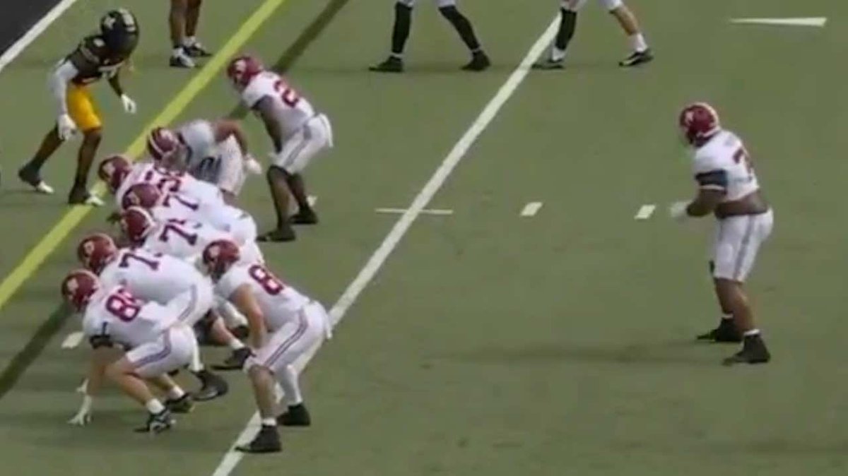 barstoolsports's tweet image. Alabama's Kadyn Proctor, 360-Pound Lineman Who Runs The Football, Is One of Best Things in College Football barstoolsports.com/blog/3554839/a…