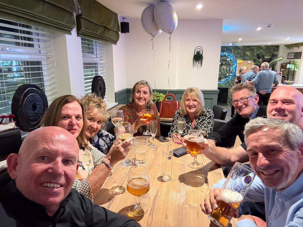 How did I end up in this place with this bunch xx❤️❤️❤️🍺🍺🍺🍺🍺🍺great times with friends