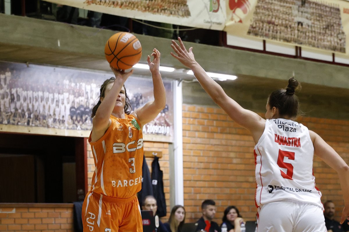 fpbasquetebol's tweet image. 🏀 Galitos FFonseca 61  -  68 Basquete Barcelos HMMotor
🏆 #LigaBetclicFeminina | Fase Regular - Jornada 2️⃣
📌 Pavilhão do Clube dos Galitos
⭐  (Rebecca Taylor pts, 7rb, 2ast, 2rb - 19val)
📊 tinyurl.com/43wbxp9w

#SomosBasquetebol