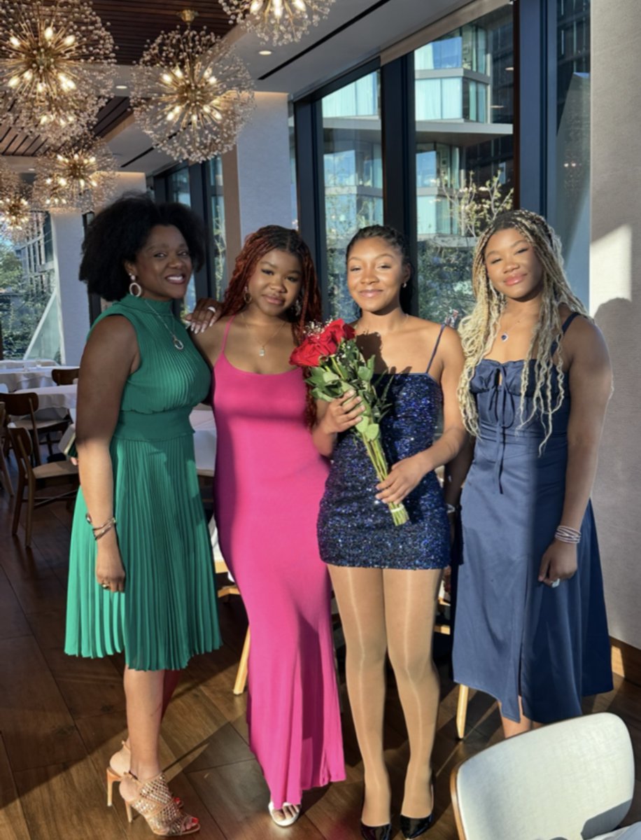 njidekaharry's tweet image. On this #DayOfTheGirl, I celebrate my daughtersโnow grown and flownโwhoโve walked beside me in my journey as an #EdTech founder and leader to empower girls in tech. From #STEM researchers to glider pilots they remind me: #Steminists donโt just imagine the futureโthey build it. ๐โฆ