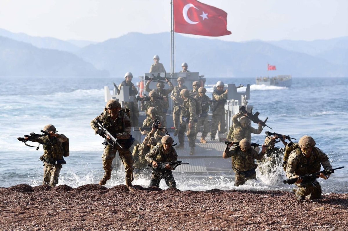 🔴İsrail medyası:

▪️"Türkiye Gazze’ye güçlü şekilde girdi ve kazanmaya devam ediyor."

▪️"Türkiye’nin oyunun dışına çıkmaya hiç niyeti yok."