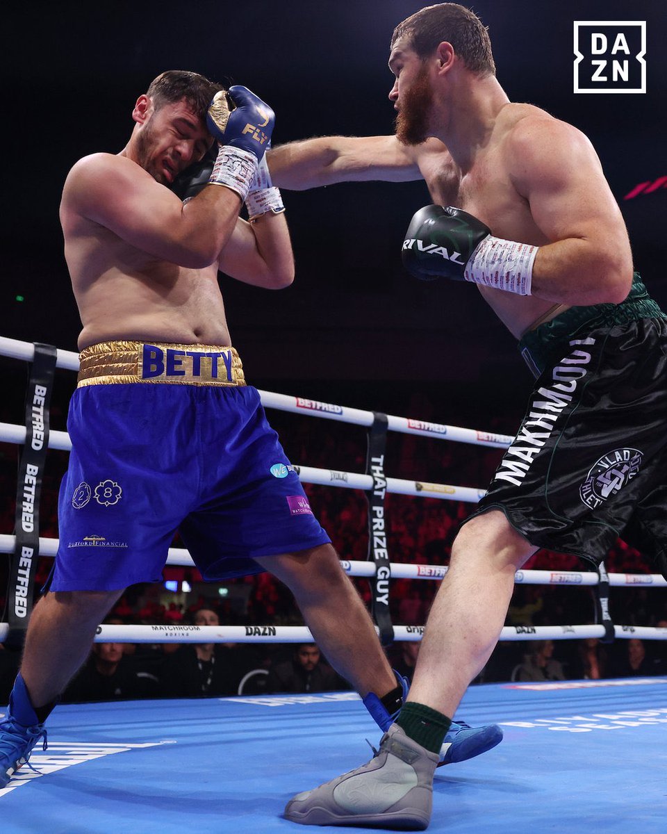 WBABoxing's tweet image. The Russian Lion 🦁

Arslanbek Makhmudov defeated Dave Allen by unanimous decision to capture the WBA Intercontinental Heavyweight title 🏆

A hard-fought battle from start to finish 🔥

📸 @daznboxing 

#Boxing #Boxeo #WBA #WBABoxing #AllenMakhmudov