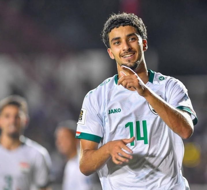صِدقاً.. لا أعرف لماذا اللاعب هذا في دكة البدلاء .

لاعب رائع جداً ❤️❤️❤️❤️❤️❤️❤️❤️