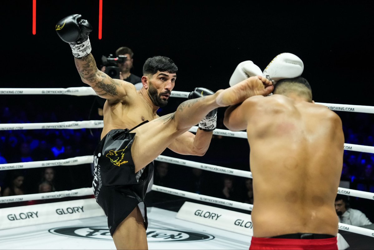 GLORY_WS's tweet image. The best fight of 2025? 

Khbabez vs Rajabzadeh exceeded the hype 🔥 #GLORY104