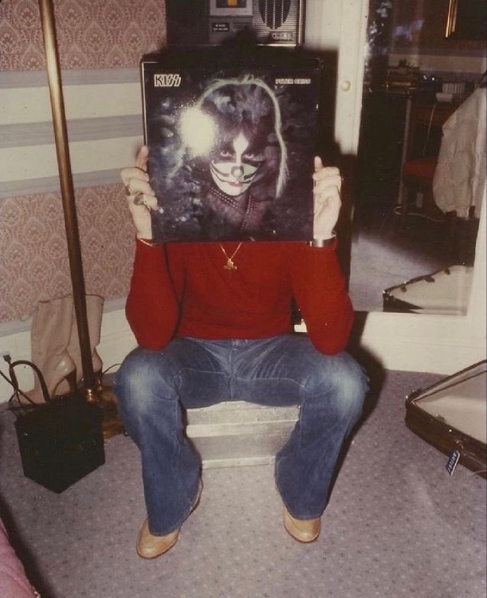 rebelwithyou's tweet image. Peter Criss in hiding😁🥁
#kiss #KissArmy #PeterCriss #Catman