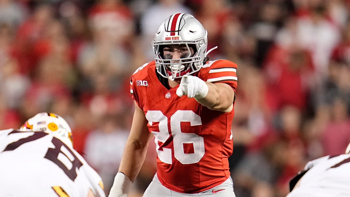 BuckeyesWire's tweet image. Watch Ohio State with the interception against Illinois early in the first quarter buckeyeswire.usatoday.com/story/sports/c…