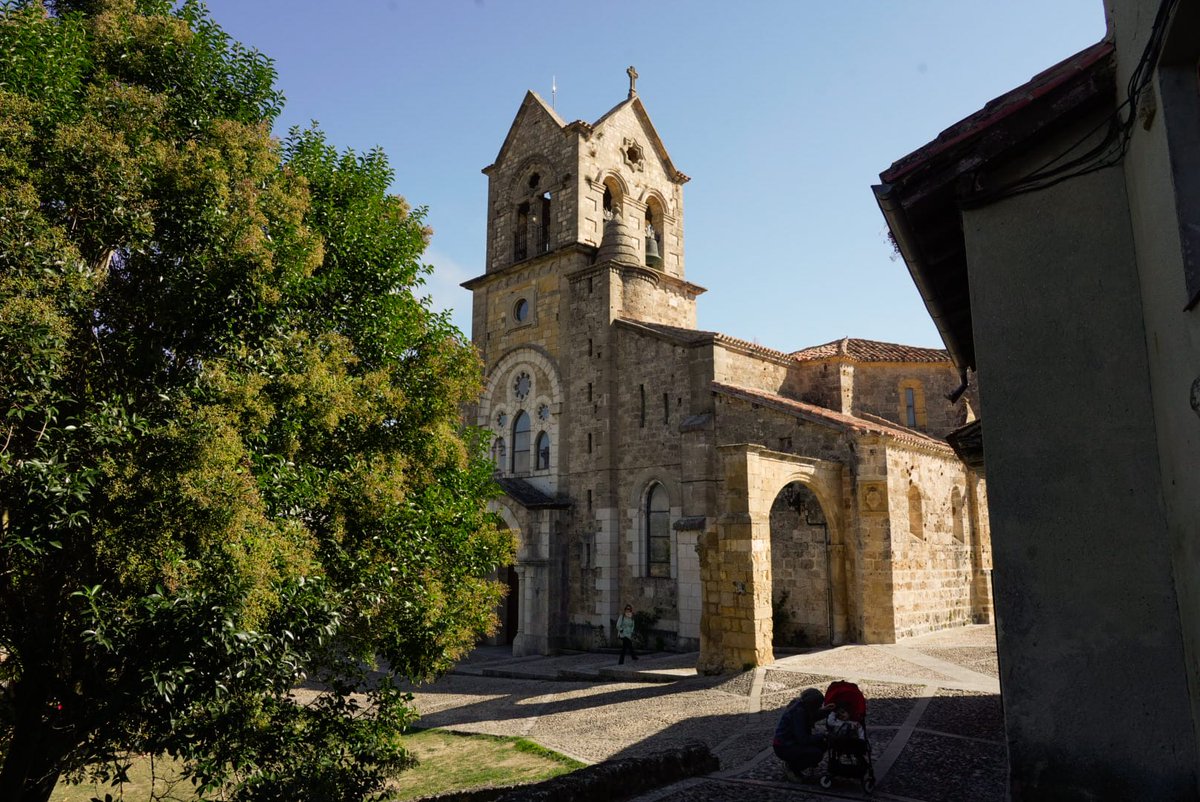 Estamos pasando este #puente del #12deOctubre en Las Merindades #Burgos Hoy, Frías, Tobera, cascada del Peñón y Monasterio de Ríoseco. Sigue nuestro #viaje en familia, con niña y perro, en Instagram instagram.com/vagamundos.via… <a href="/MerindadesHoy/">Las Merindades</a> <a href="/CyLEsVida/">Turismo Castilla y León</a> <a href="/BurgosTur/">Burgos Origen y Destino</a>