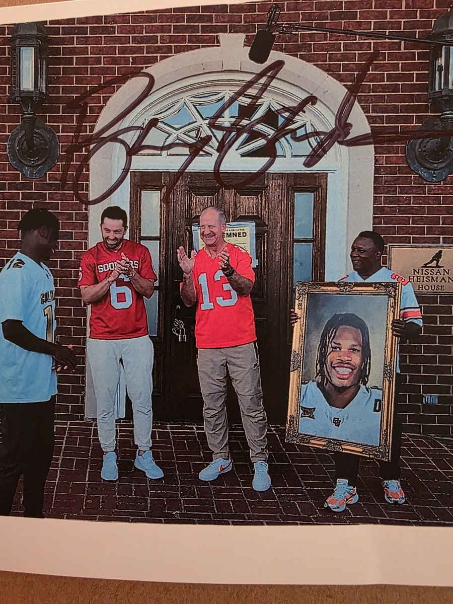 GalaxyFartsHuby's tweet image. I wanted to say a huge thank you to @BarrySanders for this amazing autograph. I can't wait to find a frame for it 😍  Thank you so much 😊