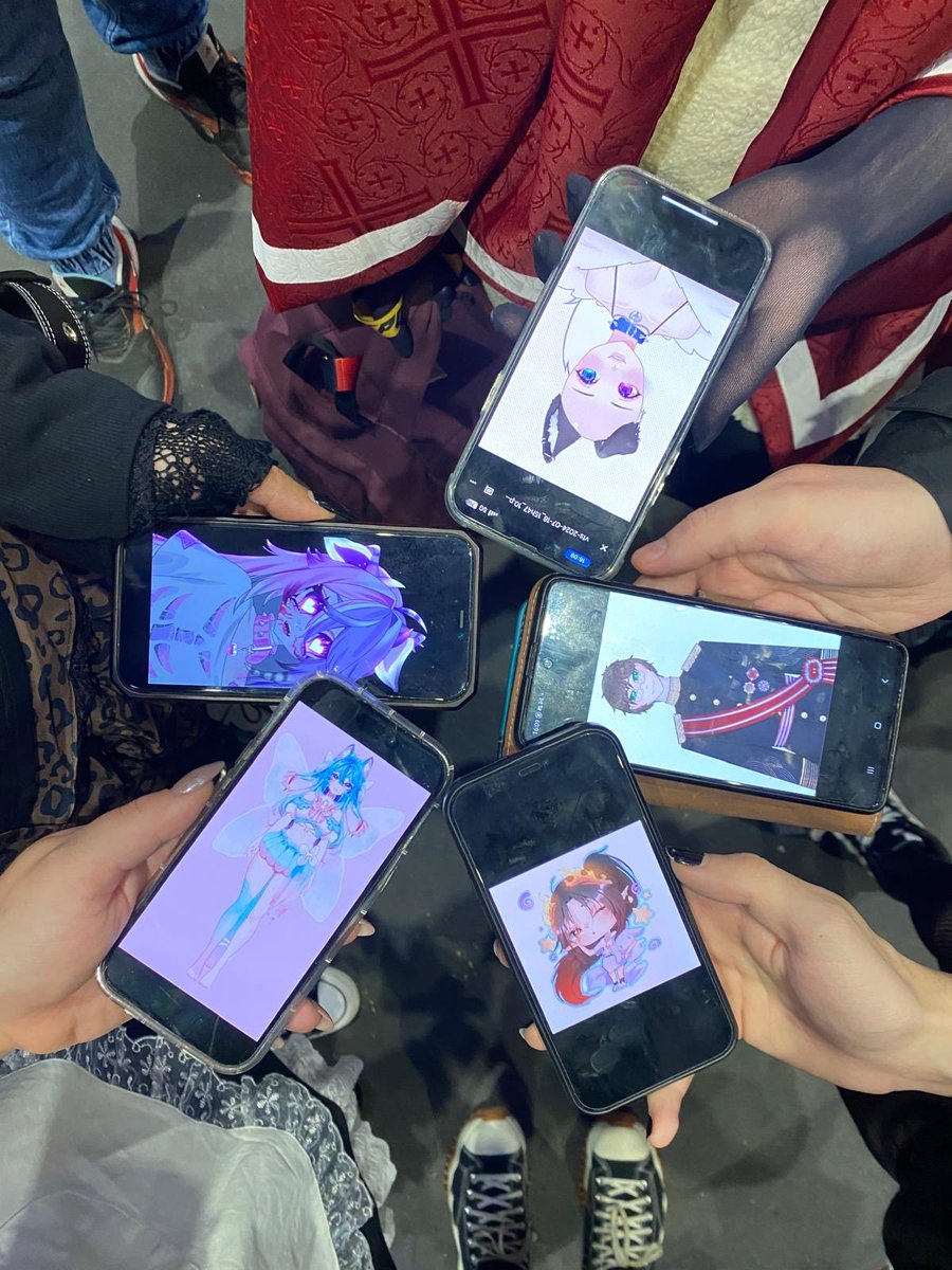 Cookylay_vt's tweet photo. Es war soooo schön euch alle getroffen zu haben 😍 
Mein erste Con war unglaublich schön 🙈

Danke für jeden cuten Menschen den ich heute treffen durfte. 

@MoriiVT @JakQiwoof @Seisolord @KyuraVT https://t.co/aM5XLmUhWm