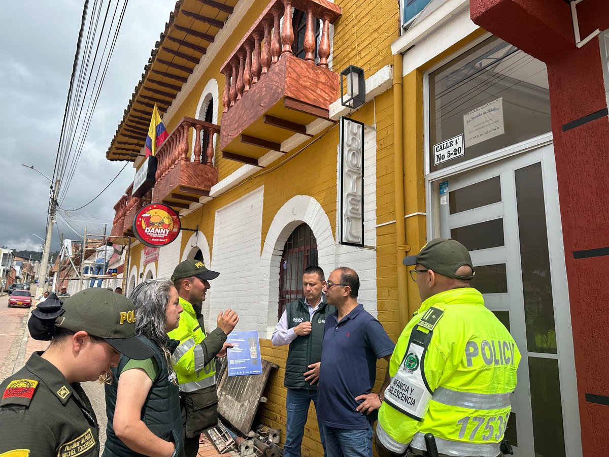 SecTurismoBoy's tweet photo. ✅El pasado 16 de septiembre la @SecTurismoBoy participó en la campaña "Tour violeta", liderada por la @SecSocialBoyaca , donde se contó con la compañía de la Policía de Turismo y de Infancia y Adolescencia de Tunja. https://t.co/XsqYhz2O1A