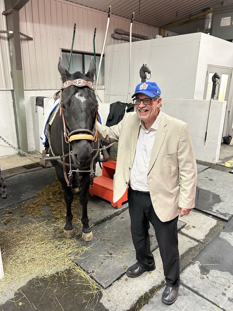 Rob4Ajax's tweet image. I brought my dad to the Ontario Sires Stakes (OSS) Super Finals at Woodbine Mohawk Racetrack. My dad always watched standardbred racing and brought me to the track when I was younger so it was nice to finally return the favour!

The OSS Super Finals showcase the top Ontario-bred…