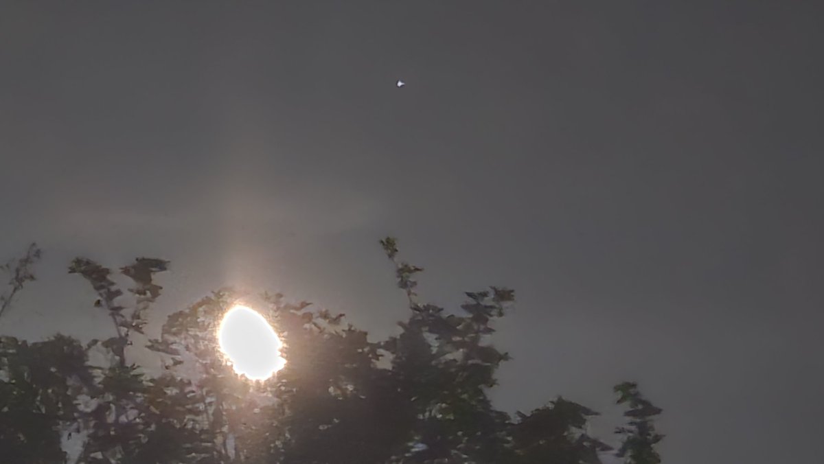 astronomy_dan's tweet image. Hers a shot of The 71% Waning Gibbous Luna Moon Over Wolverhampton West Midlands and is Close approach to Elnath the Star 🌟 of The Constellation Taurus ♉️ and Auriga on 11/10/25.
#Moonhourambassador @MoonHourSocial @ThePhotoHour @StormHour #Luna #Moon #elnath #Taurus #Auriga