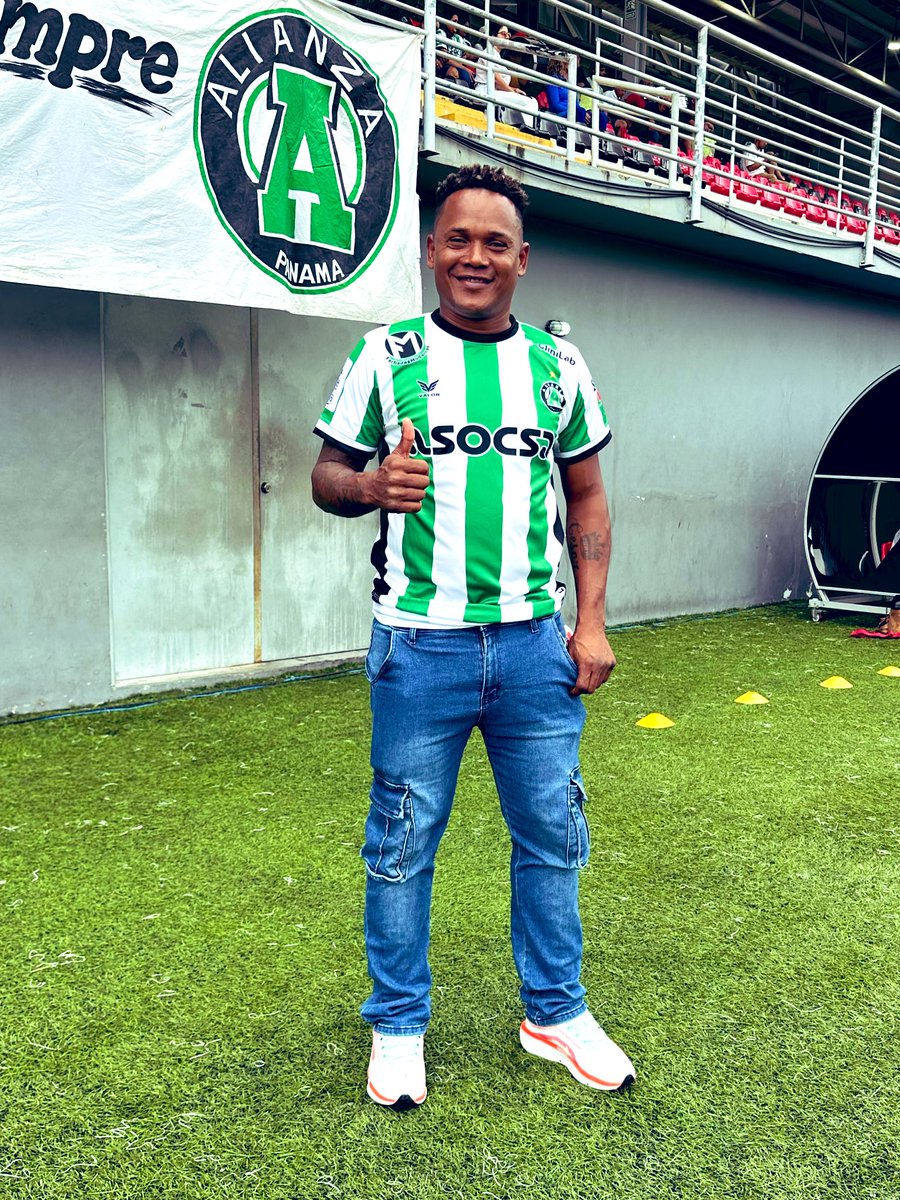 HOMENAJE AL GOLEADOR
Hoy le dedicamos el encuentro de la J12 <a href="/LPFpanama/">LPF TIGO</a> <a href="/TigoSportsPA/">Tigo Sports PA</a> contra <a href="/TauroFC/">Tauro F.C.</a> a nuestro eterno goleador, César “Bombo” Medina (178 goles)

#SiempreAlianza 
#OrgulloVerdolaga