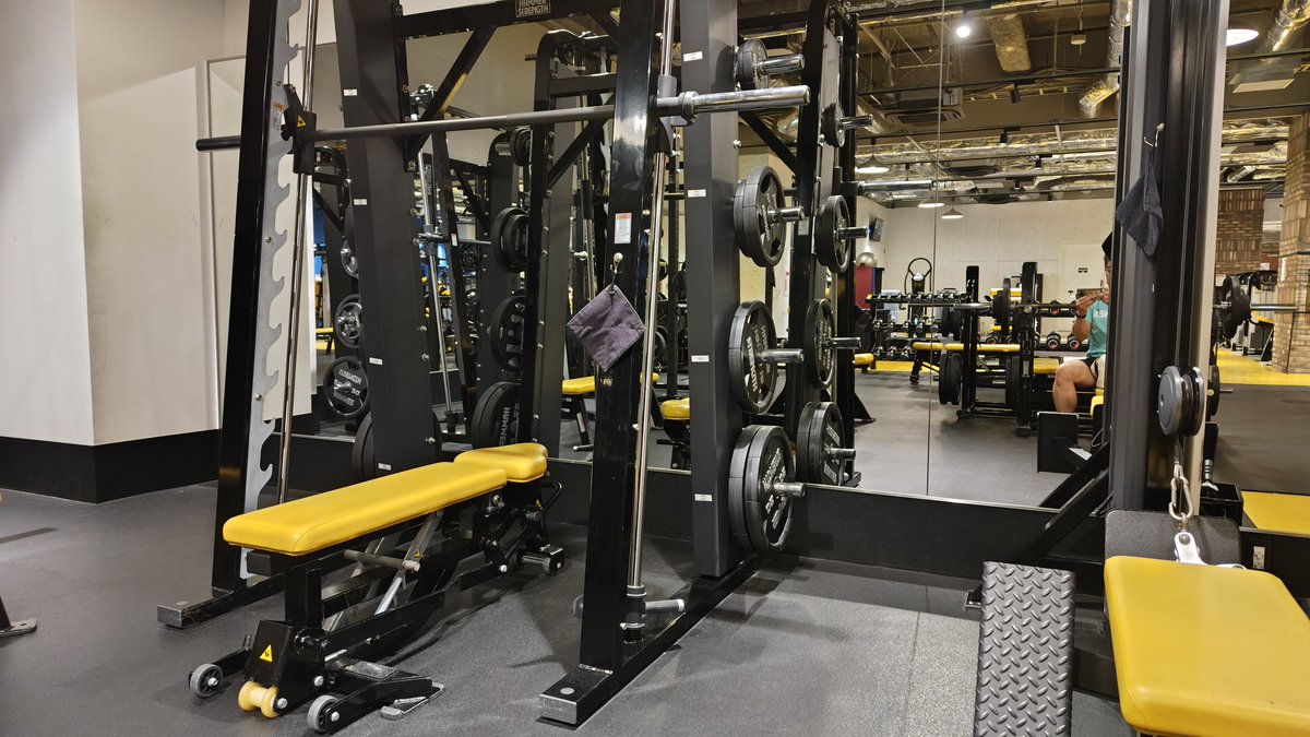 今朝のトレ

HIIT
BP 20,60,70,75,80kg
インクラインダンベルBP 20kg
ダンベルフライ22kg
ダンベルオーバーヘッドex 28kg
フロントレイズ14kg
キックバック14kg
アイソラテラルBP35kg

雨上がったね☀久々に朝ジムへ💪今朝はジム空いてる☺