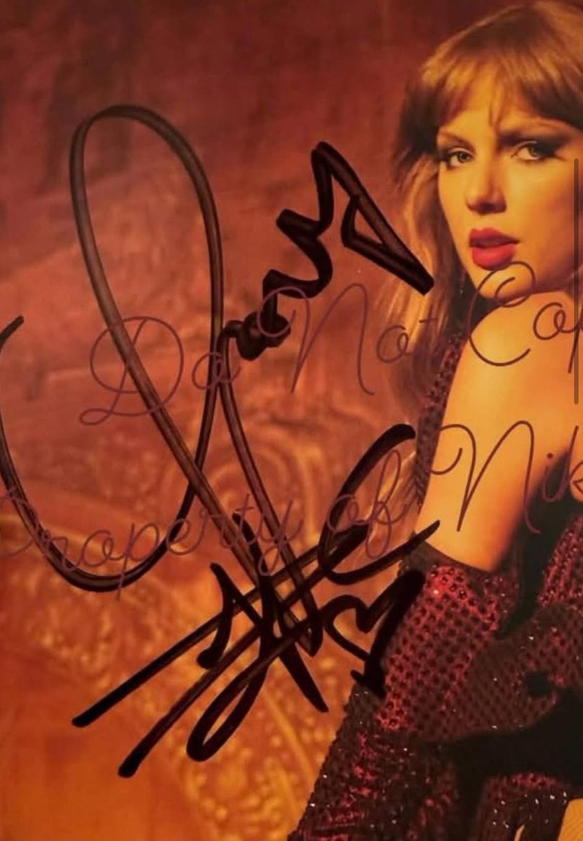 TSwiftEdits_13's tweet image. ‼️| Travis Kelce signed some signed inserts from “The Life of a Showgirl” CDs
