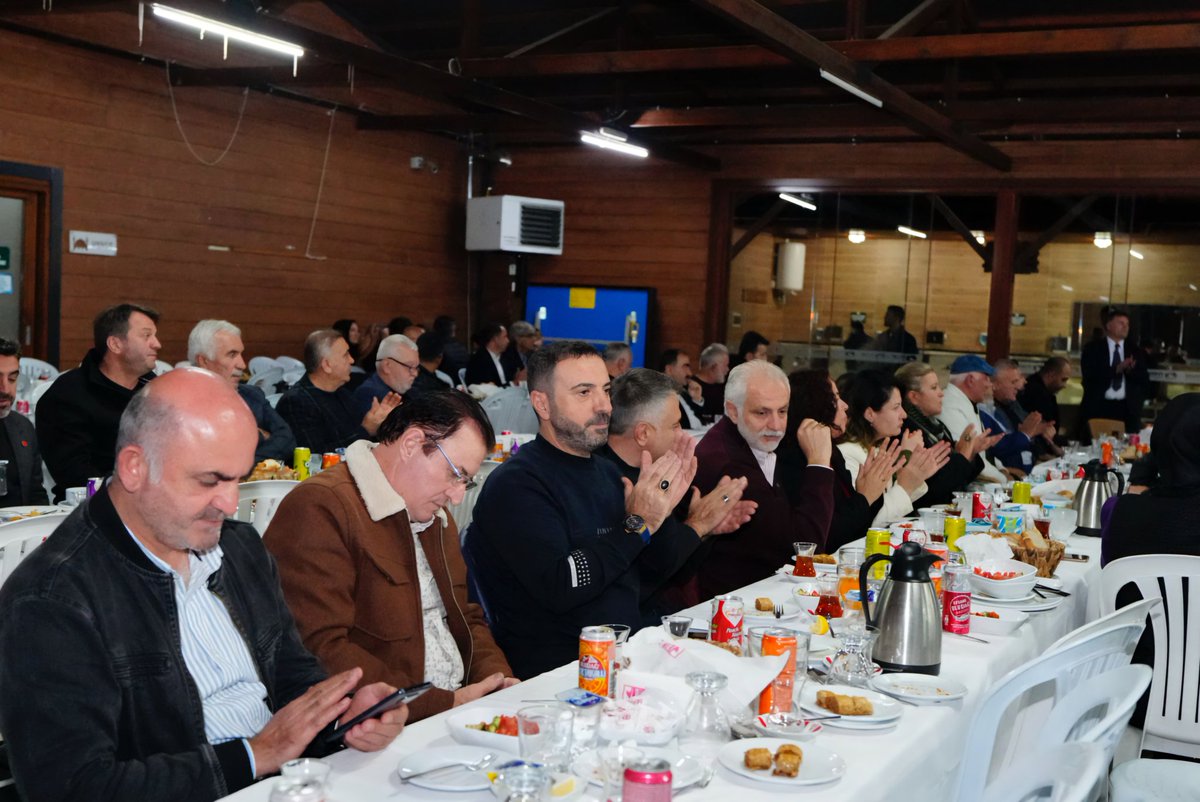 Sarikaya0zer's tweet image. Teşkilatımızla “Ahde Vefa Buluşması”nda Bir Araya Geldik
AK Parti Pendik İlçe Başkanlığı olarak, partinin kuruluşundan bugüne kadar görev yapmış
teşkilat mensuplarını onurlandırmak ve emeklerini yâd etmek amacıyla bir “Ahde Vefa
Buluşması” düzenledik. Kurnaköy Gençlik Kampı’nda…