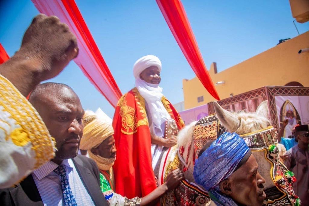 Authenticvoice6's tweet image. #MORE- PHOTOS!!!!! From the turbaning ceremony of Arc. Mohammed Namadi Sambo, Former Vice President of Nigeria, as the Sardaunan Zazzau. 🇳🇬🇳🇬🇳🇬🇳🇬🇳🇬🇳🇬🇳🇬🇳🇬🇳🇬
- - - - - - -

The historic ceremony is being performed by His Highness, Amb. Ahmed Nuhu Bamalli, the Emir of Zazzau. 

The…