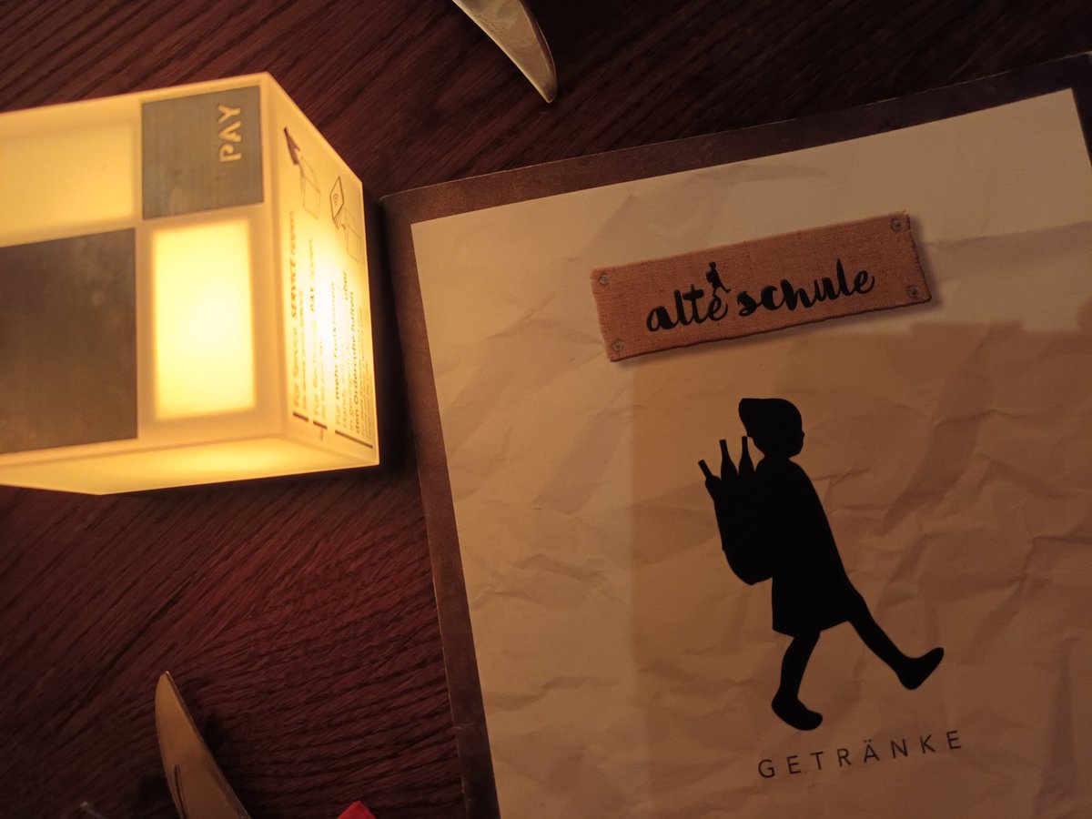 kristallnaach's tweet photo. 🤩 Einladung zum #AbendEssen 😘
😋"#alteSchule" am #Theaterplatz🍷 https://t.co/TMeCD9LrjF