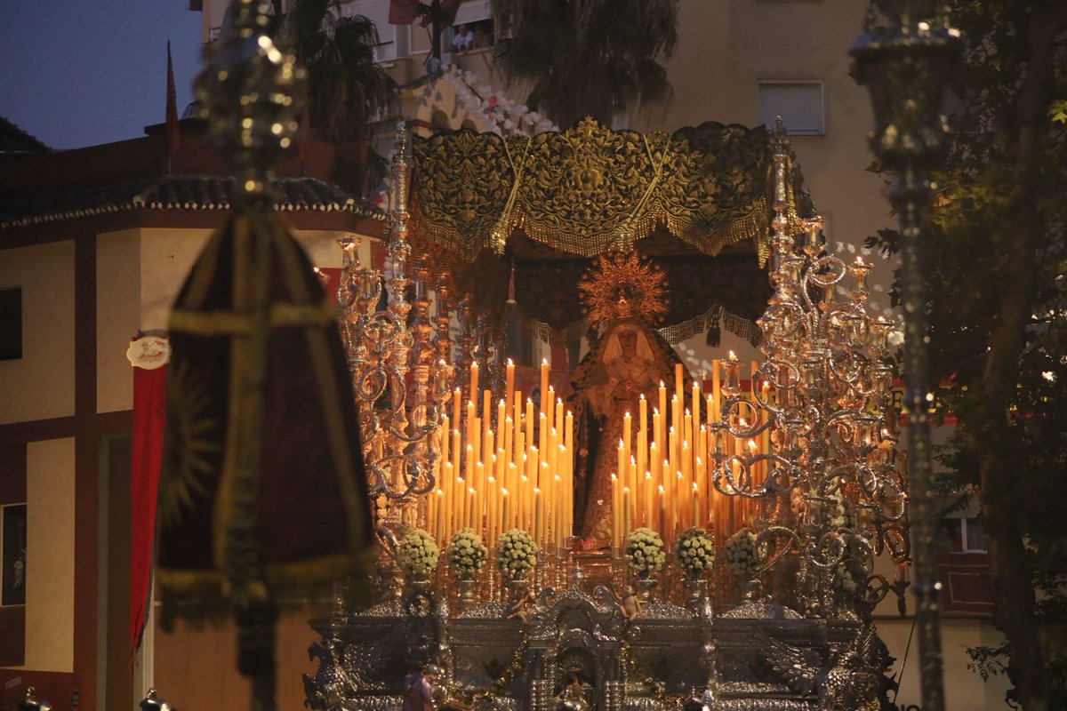 ¡HOY ES 12 DE OCTUBRE!

📸: laesenciadeunbarrio

#PrendimientoyGranPerdón
#2025AñodelCentenario
#CofradíasMLG