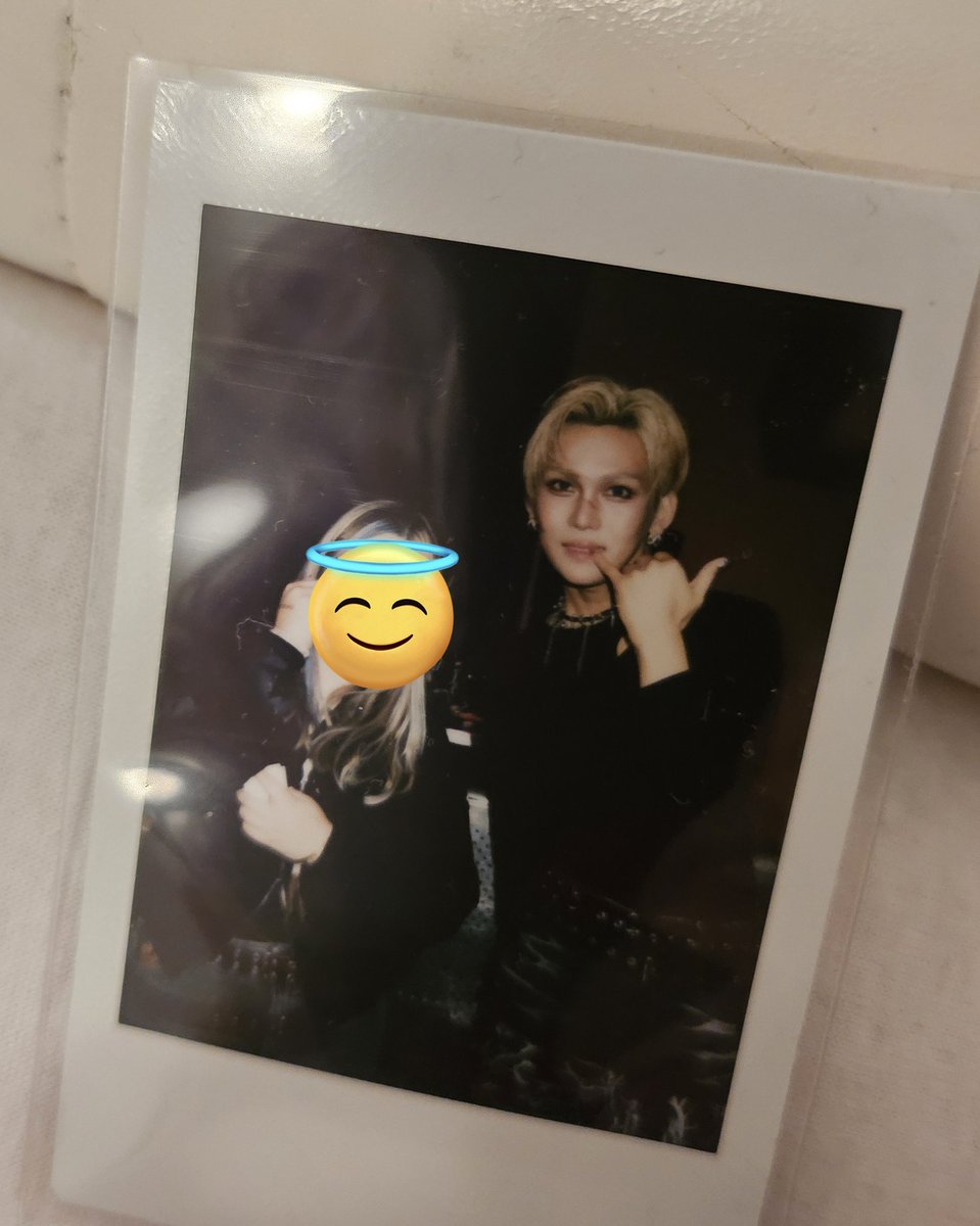 piwonism's tweet image. I then finished the pola with him, thanked him and asked the staff if i can have it back to which she just harshly said "No!"
I said I want it for later and she told me off again so i went girl wtf and moved on to Wumuti
Our pola still turned out cute given the circumstances!