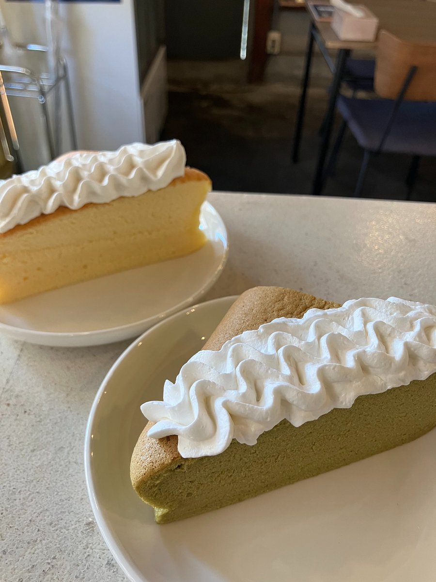 本日の日替わりスイーツは「台湾カステラ 270円」「抹茶台湾カステラ 290円」「ガトーショコラ 330円」です⭐️  

今日は今月日曜日限定「牛すじ欧風カレー 1000円」もあります🐮
前回よりも甘みを抑えてみました🍎

本日も11時より開店いたします🍛 
皆様のご来店を心よりお待ちしております🙇‍♀️