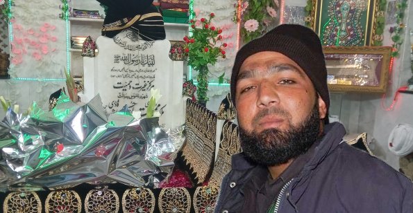 NaseerA54072799's tweet image. اگر ریاست انتہا پسندی اور دہشت گردی ختم کرنا چاہتی ھے تو قاتل ممتاز قادری کا مزار مسمار کیا جائے اور سلمان تاثیر کو قومی ہیرو کا درجہ دیا جائے
#BanTLP