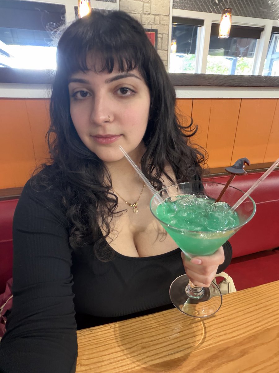 ليلى lei lei tweet media