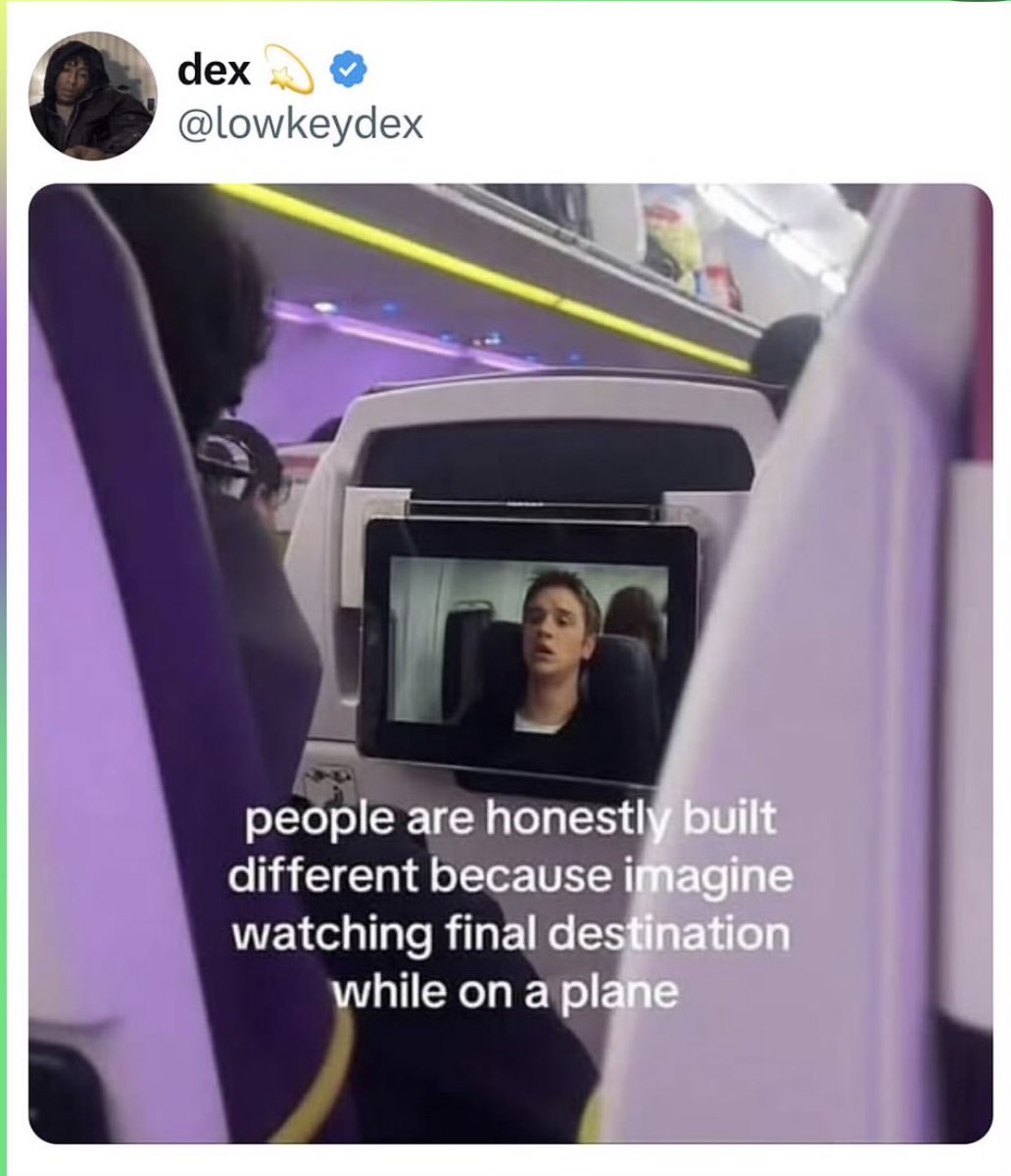 TurningOfPages's tweet image. Do you reckon Devon Sawa gets nervous when flying? Because I couldn’t even do this