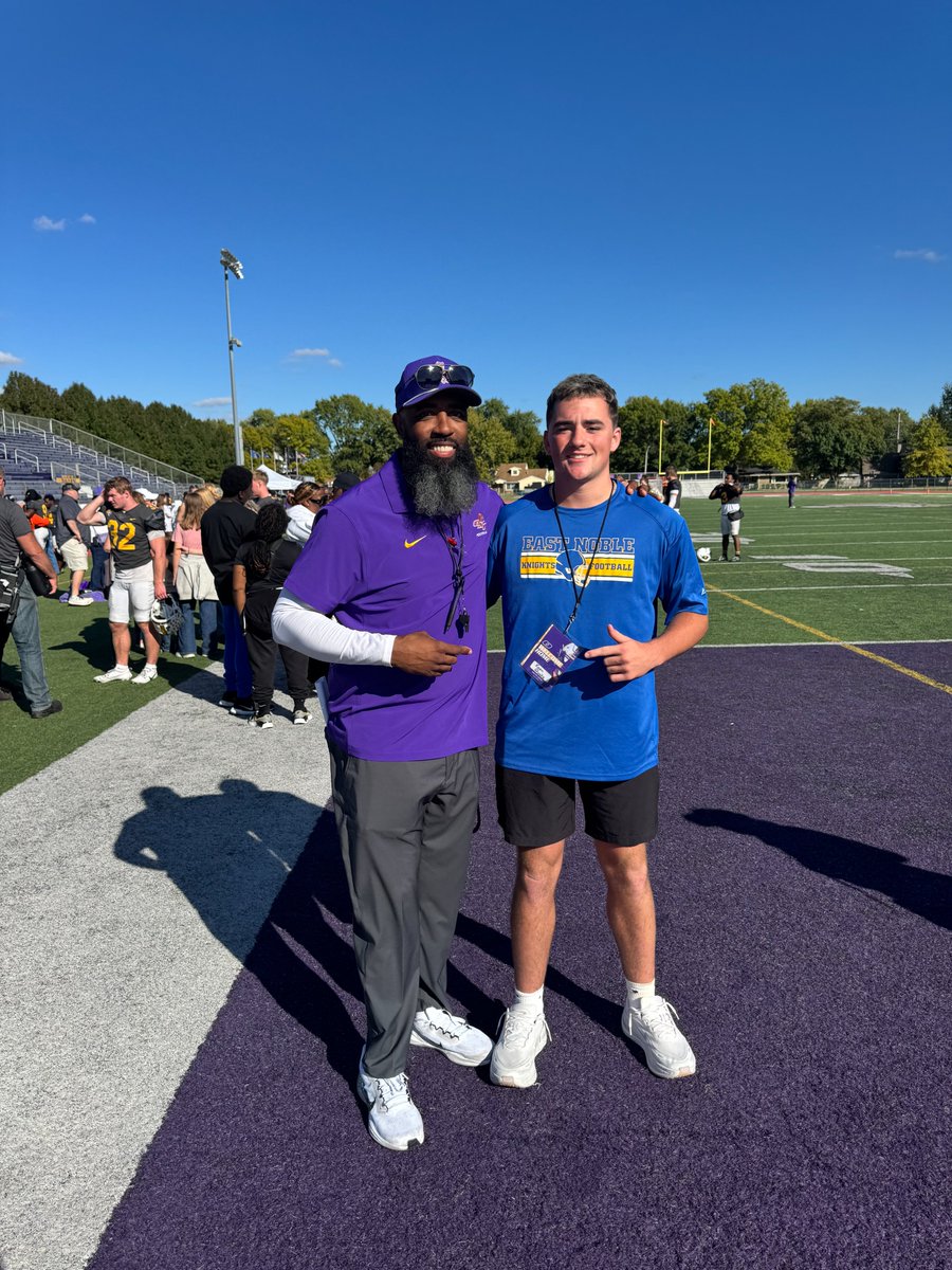 KoenQuake9's tweet image. Thank you @ONAZFootball for the Game Day! and thanks, @coachamitchell1 for taking the time to speak with me after the game. Can't wait to come back.
@T_Wilson11 @CoachBeckham @Coach_DGilbert @Taber_77
@IndianaPreps @PrepRedzoneIN @IndyWeOutHere @SidelinePreps @recruitingArena